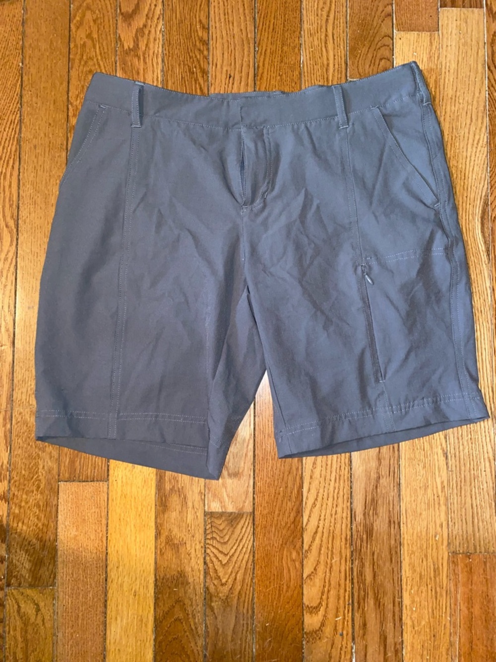 32° Cool Ladies Cargo Short in Gray - Picture 5 of 5